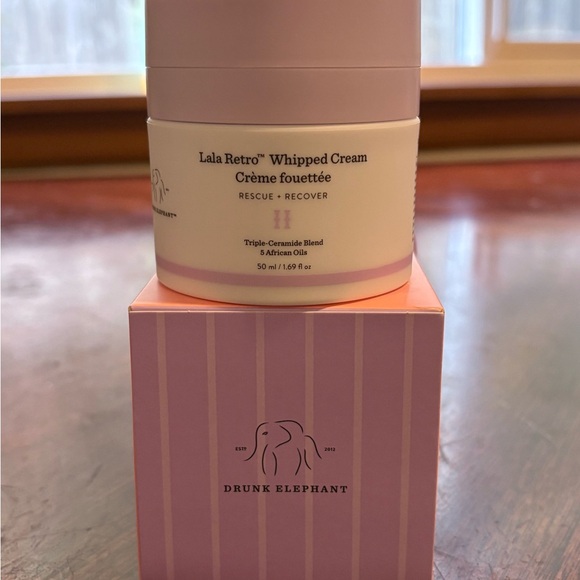 Drunk Elephant
Lala Retro™ Nourishing Whipped Refillable Moisturizer - Picture 5 of 8